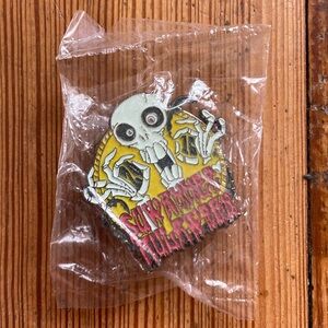 Suwannee Hulaween 2016 | Bean Spence | Glow in the dark
Hat pin
